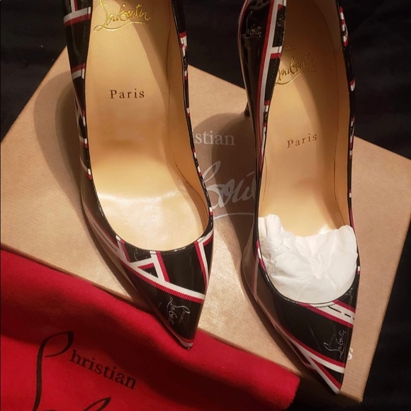 Christian Louboutin - Picture 2 of 5